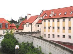 Blick über den Innenhof der Jugendarrestanstalt